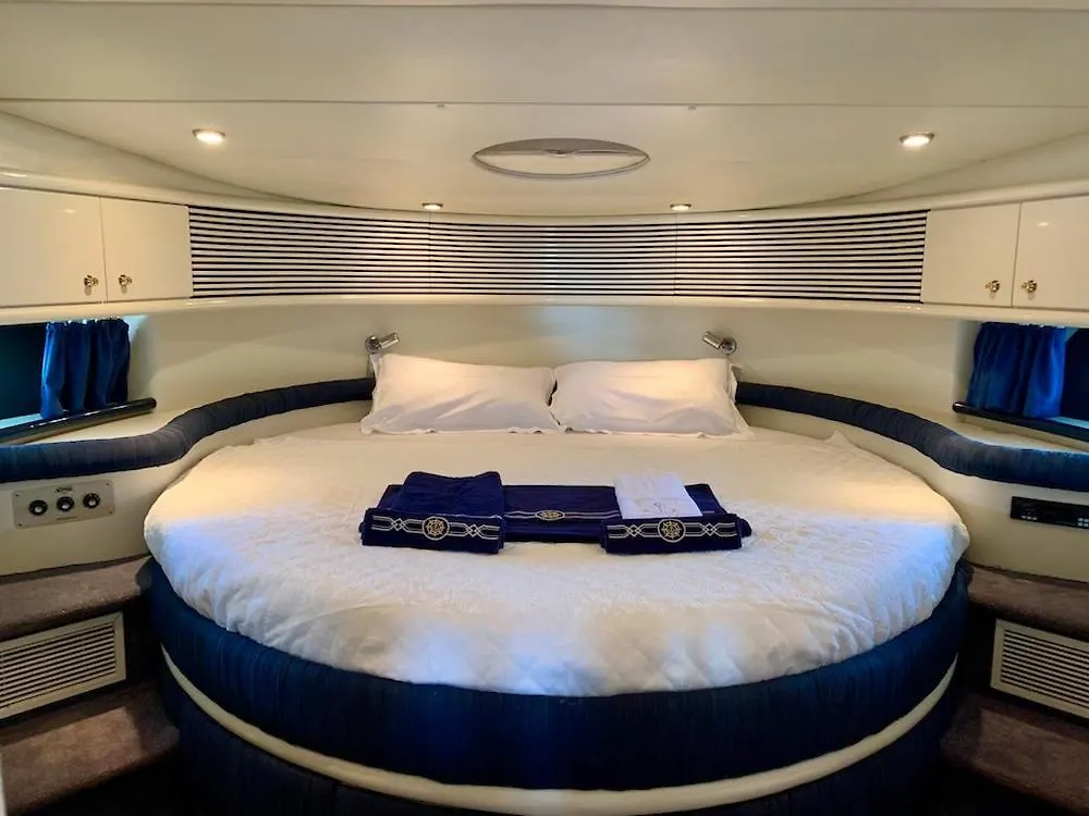 Botel Yacht 18M Sunseeker In Mallorca Mit Fruehstueck & Bordcrew Hotel El Arenal  Spain