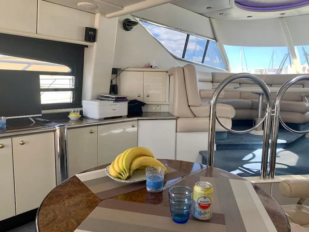 Yacht 18M Sunseeker In Mallorca Mit Fruehstueck & Bordcrew Hotel El Arenal  0*, El Arenal (Mallorca)